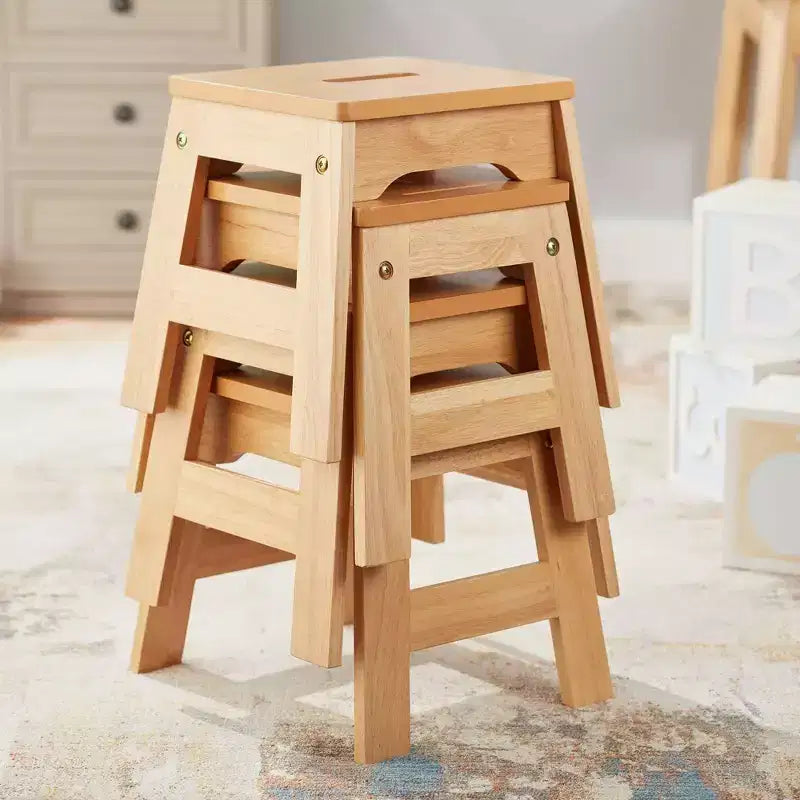 Sgabelli per Bambini Bianchi e in Legno Naturale – Set da 4, Impilabili, Posti a Sedere fino a 4