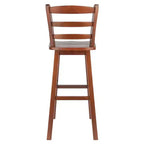 Sgabello da bar Winsome Scalera altezza bancone con schienale a pioli e sedile girevole in noce: altezza fissa, struttura in legno, capacità 100 kg